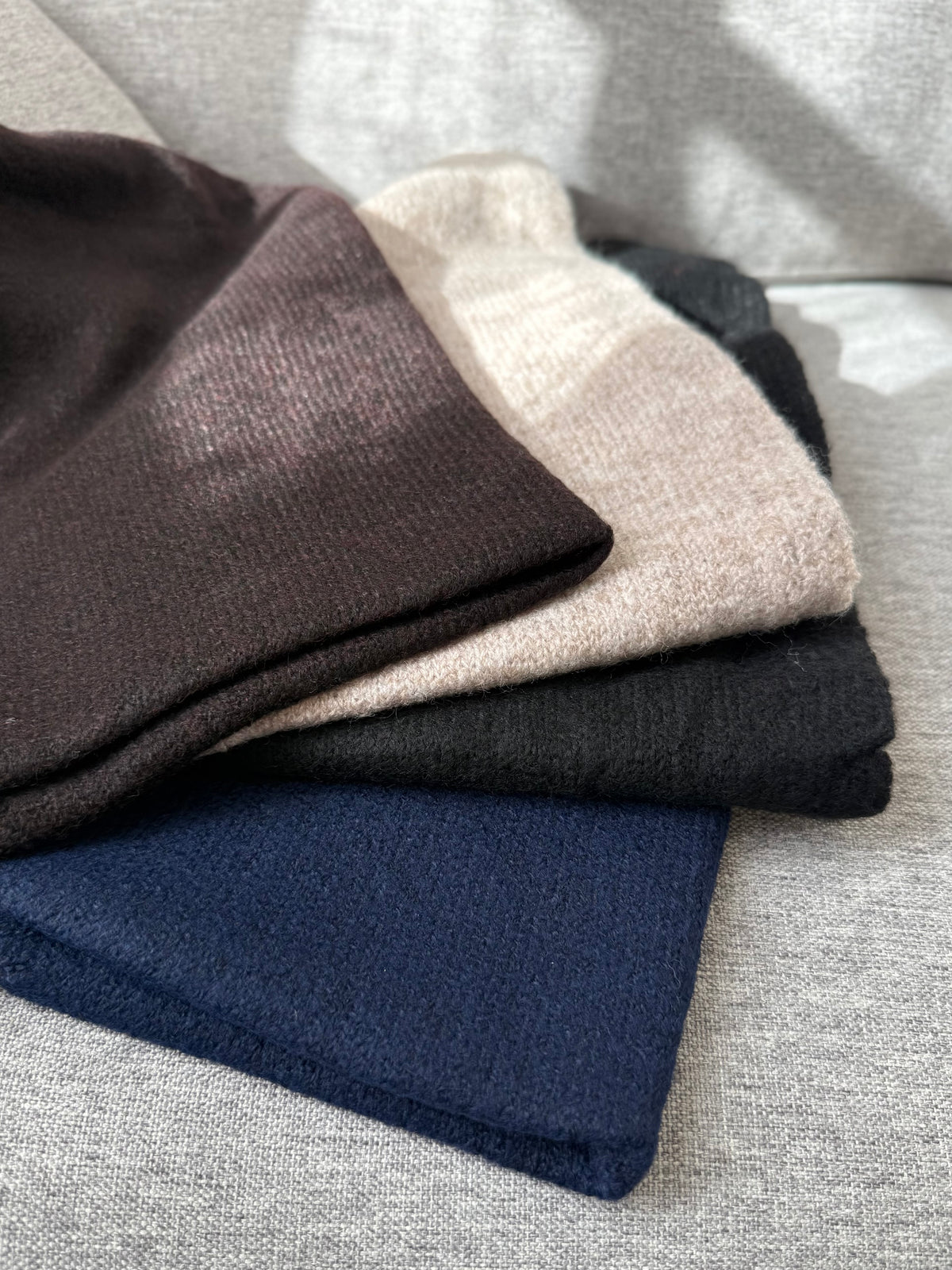 Marlow - Petit triangle - plusieurs couleurs disponibles