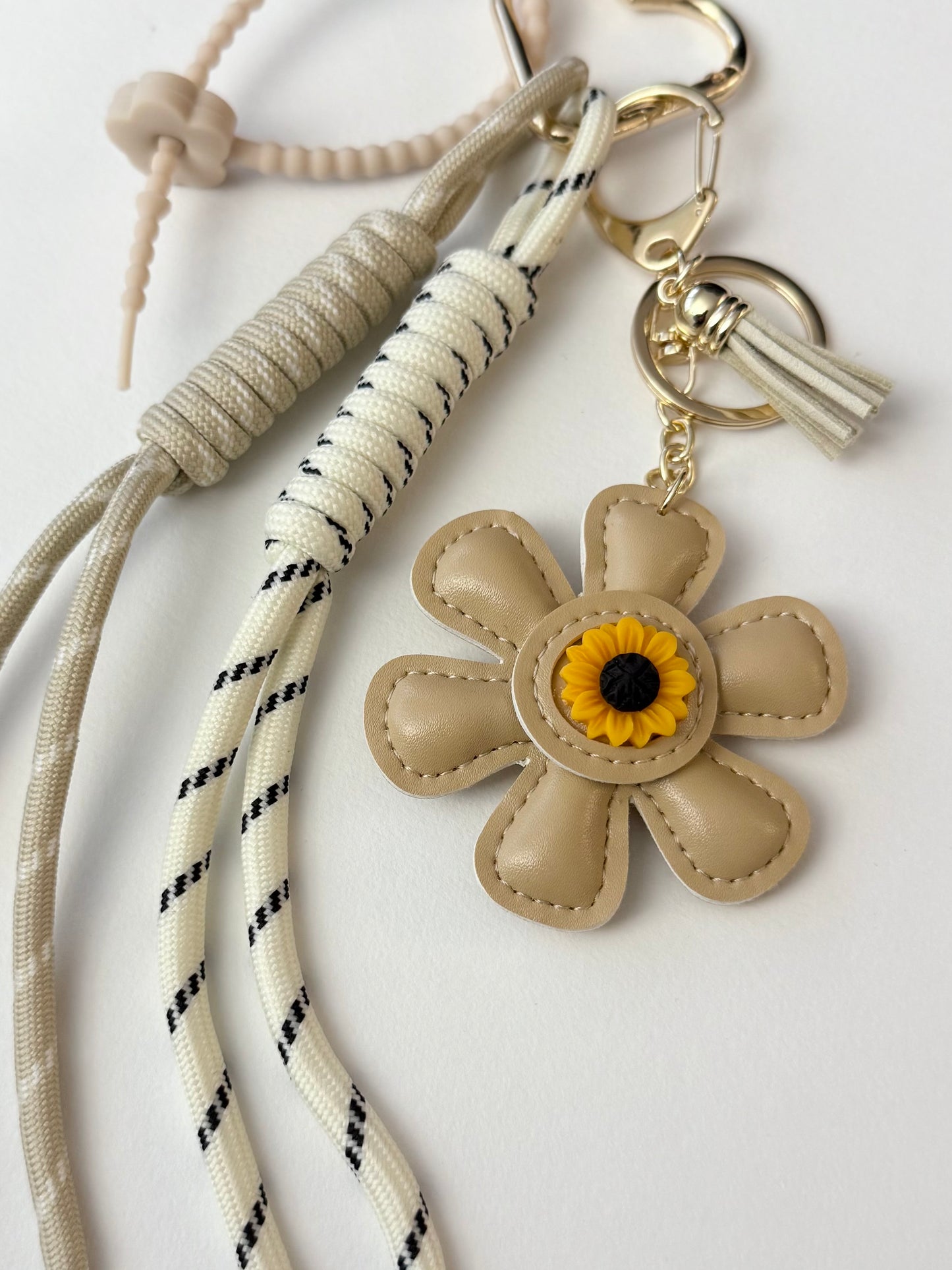 Flora - Beige
