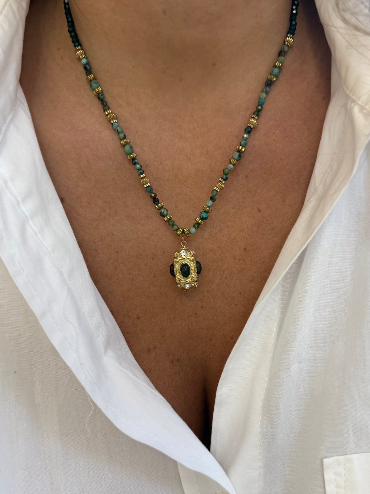 Hena - pierres naturelles - plusieurs couleurs disponibles