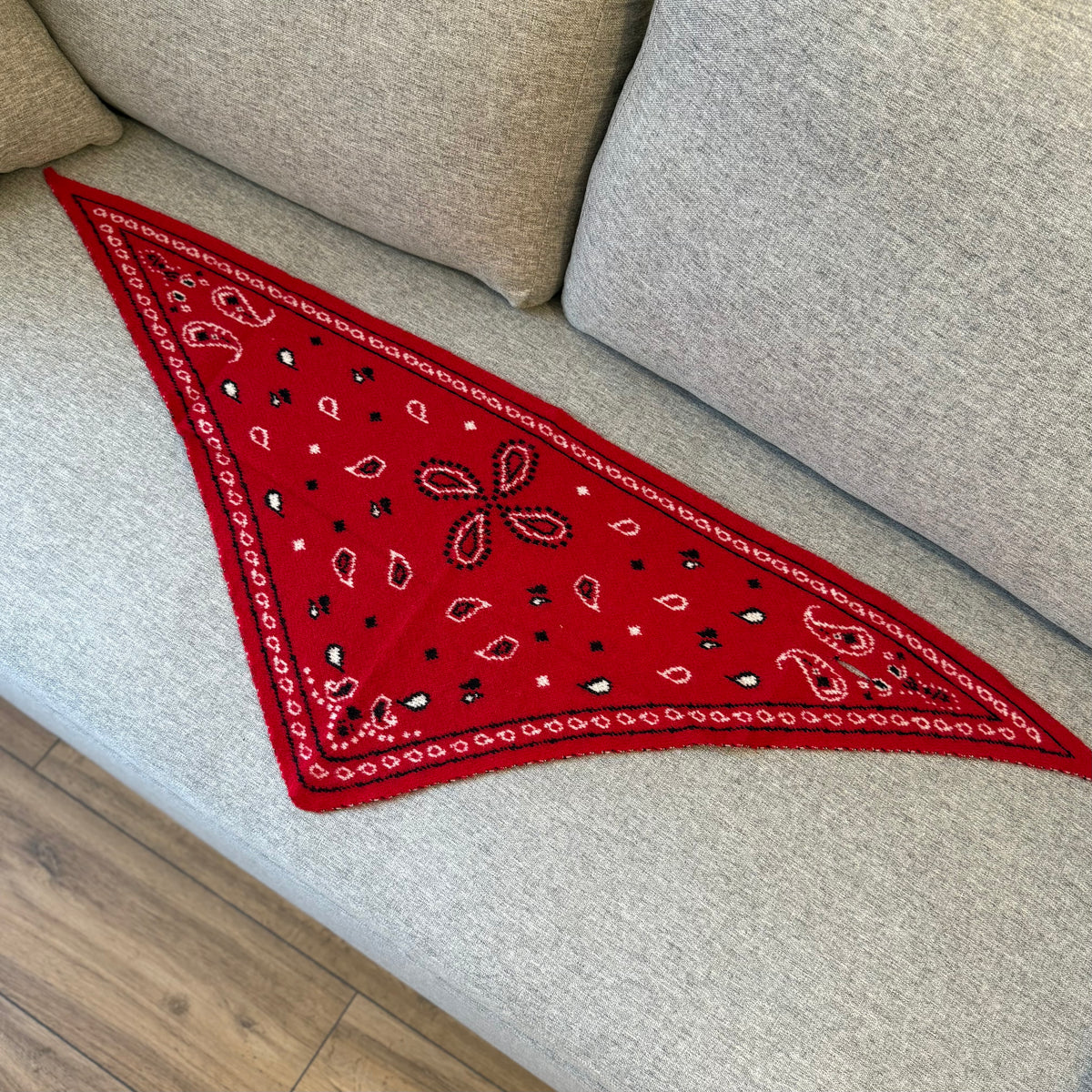 Sloane - Petit triangle Bandana - plusieurs couleurs disponibles