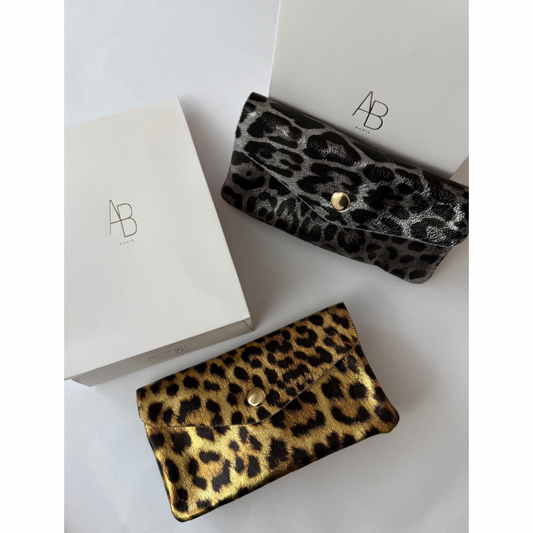 Pochette Léopard - 𝑆𝑒́𝑙𝑒𝑐𝑡𝑖𝑜𝑛 𝑠𝑝𝑒́𝑐𝑖𝑎𝑙𝑒 𝑁𝑜𝑒̈𝑙