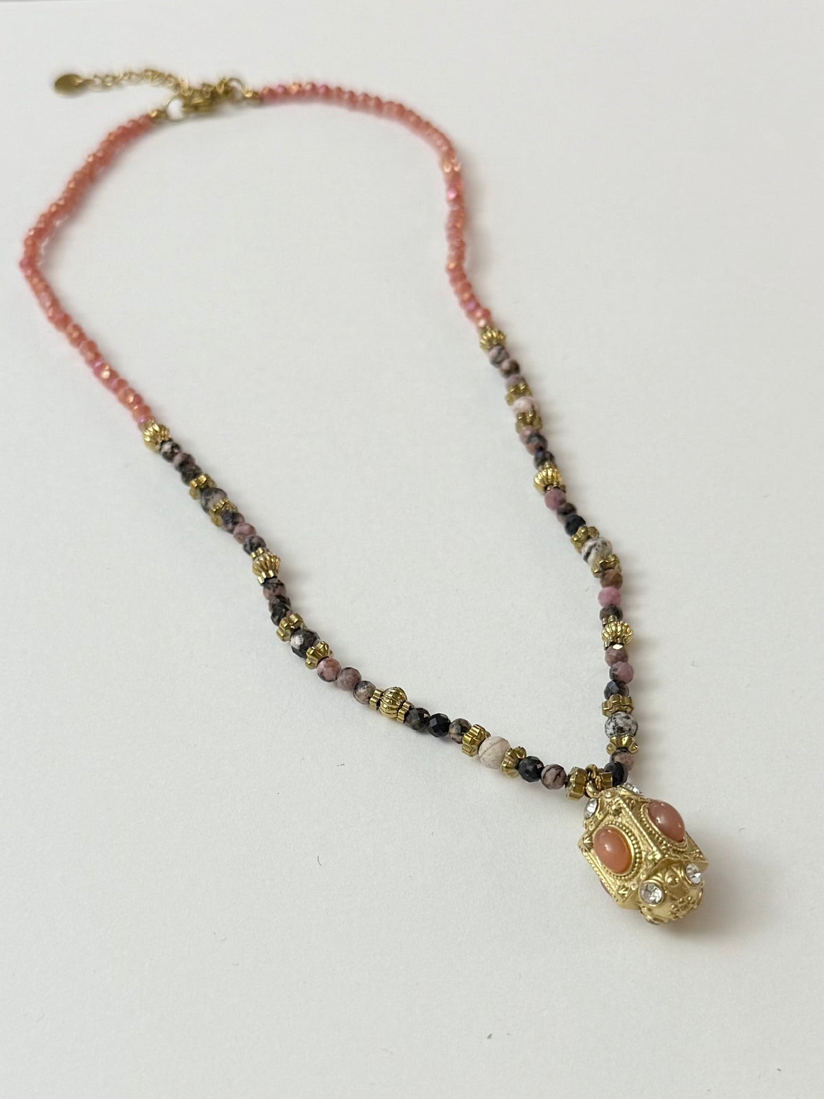 Hena - pierres naturelles - plusieurs couleurs disponibles