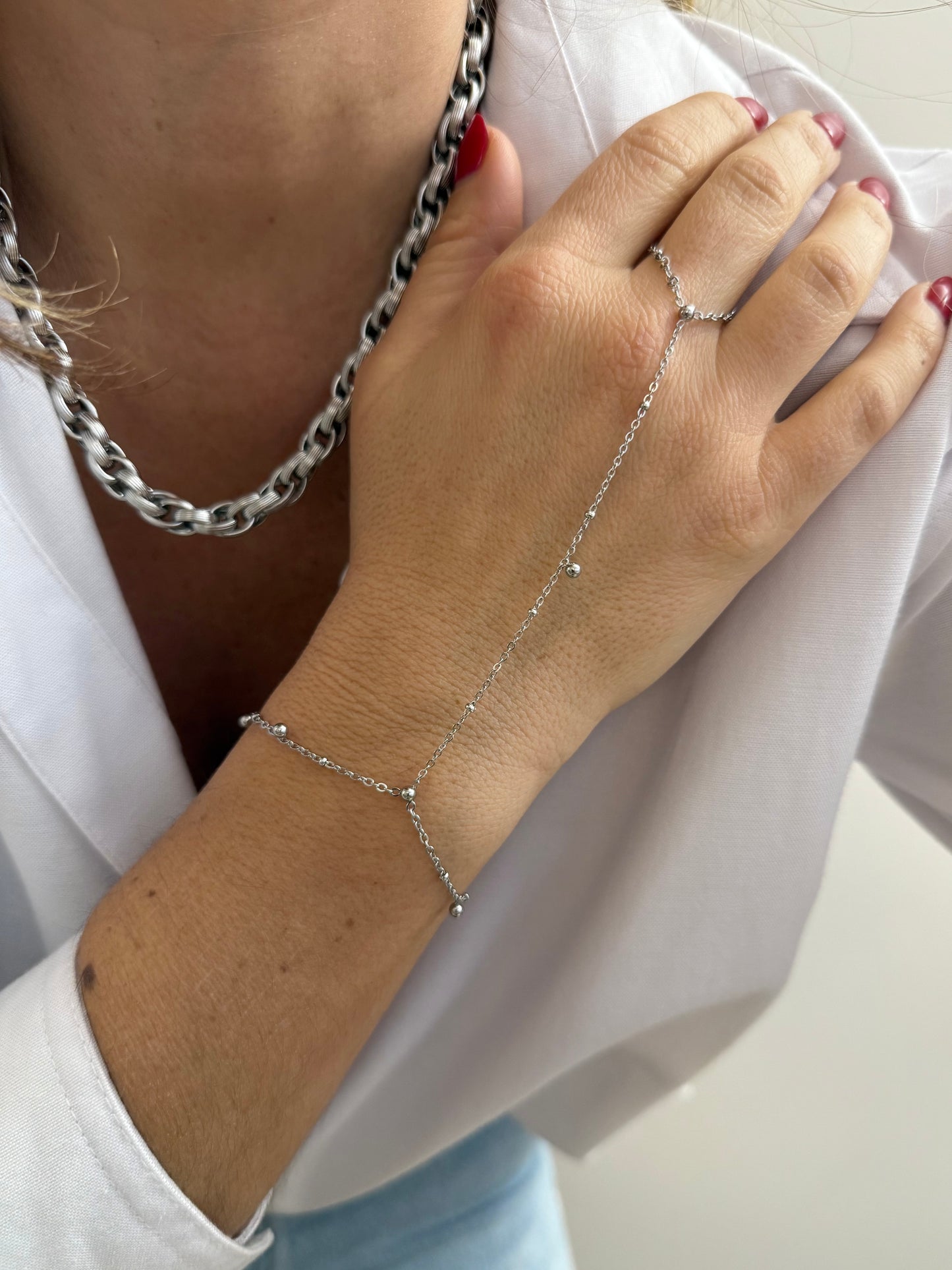 Manina - Chaîne de main - doré ou argent