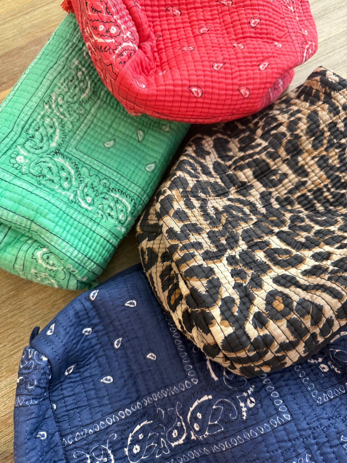 Grande Pochette en coton matelassé - Bandana - plusieurs couleurs