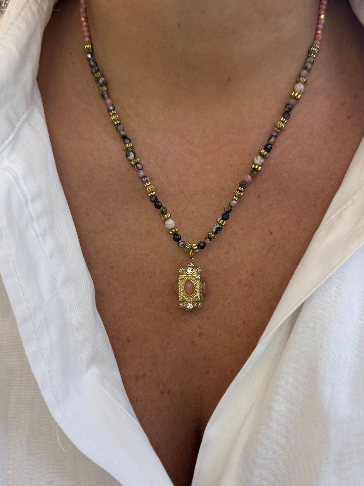 Hena - pierres naturelles - plusieurs couleurs disponibles