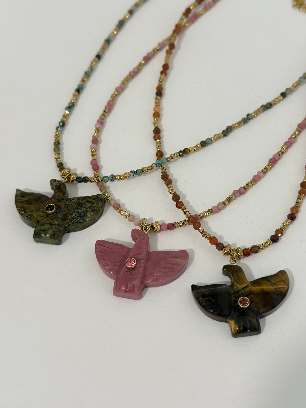 Jona - pierres naturelles - plusieurs couleurs disponibles