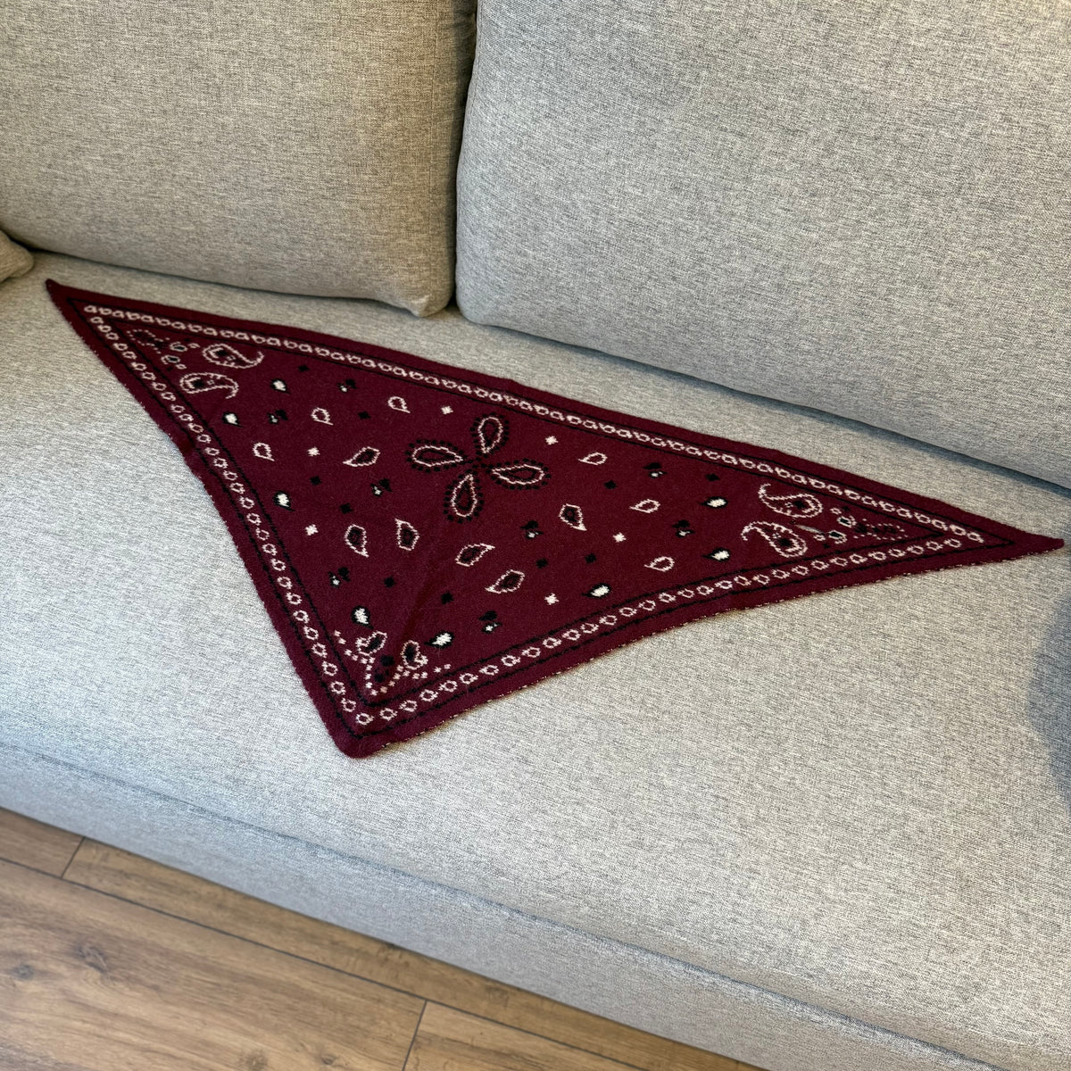 Sloane - Petit triangle Bandana - plusieurs couleurs disponibles